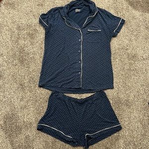 Gilligan & O’Malley pajama set